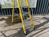 UNRESERVED Clow 1.13M 4 Step Fibreglass Platform Ladder - 4