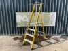 UNRESERVED Clow 1.13M 4 Step Fibreglass Platform Ladder