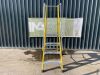 UNRESERVED Clow 1.13M 4 Step Fibreglass Platform Ladder - 2