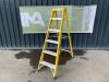 UNRESERVED Clow 1.6M 6 Step Fibreglass Step Ladder