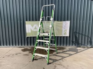 UNRESERVED Little Giant 1.15M 4 Step Fibreglass Platform Ladder