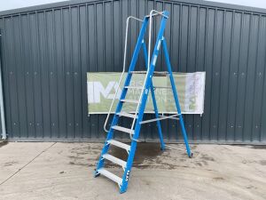 UNRESERVED Lyte 2.7M 8 Step Fibreglass Platform Stepladder