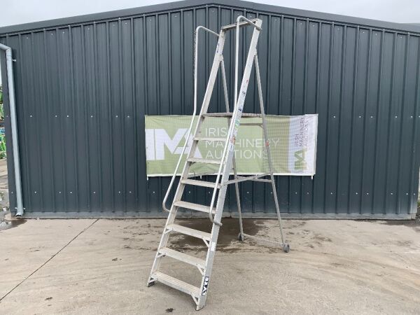 UNRESERVED Lyte 2.7M 8 Step Aluminium Platform Stepladder