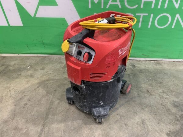 Milwakee 110V Vacuum