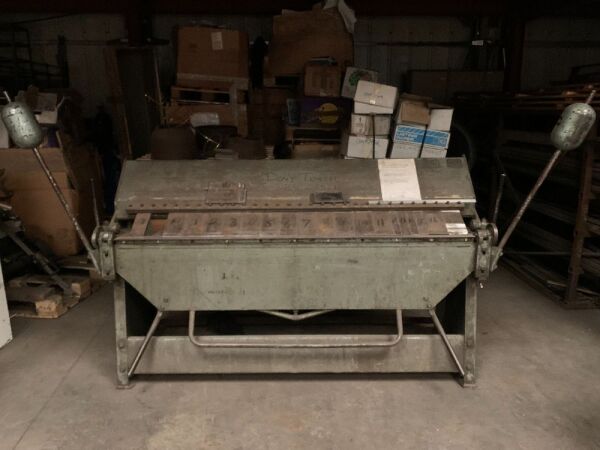 FJ Edwards Manual Box & Pan Folding Machine - 6FT Capacity