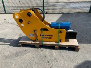 UNUSED 2022 Hanmen HMB680 Hydraulic Breaker c/w Chisel & Pipes