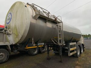 UNRESERVED 1996 Massey ST RS Twin Axle Water Tanker