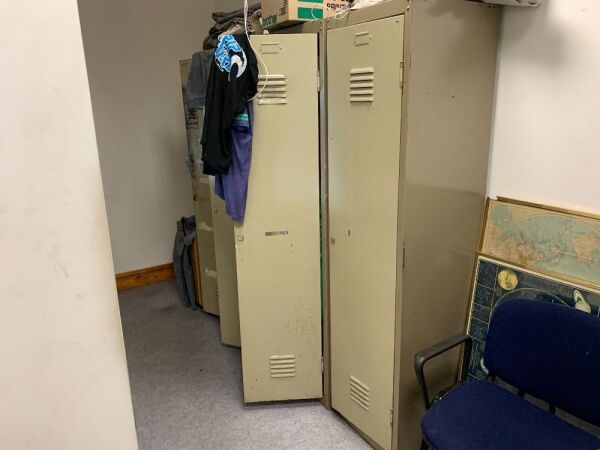 Contents of Locker Room To Inc 2 x Chairs, Locker & Metal Lockers