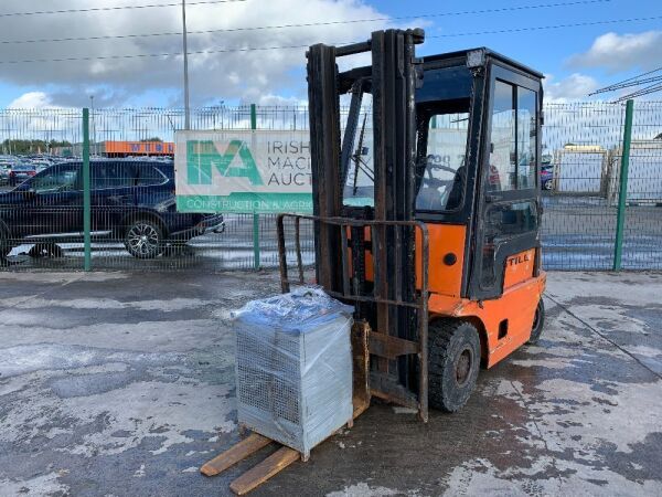 UNRESERVED Stihl 30/25 Electric Forklift c/w Charger