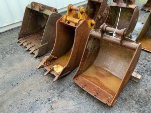 UNRESERVED 3 x Excavator Buckets (3ft - 40mm) (1.5ft & 2ft - 45mm)