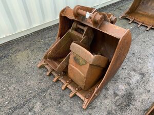 UNRESERVED 3 x Excavator Buckets (3ft - 50mm & 2 x 1ft - 30mm)