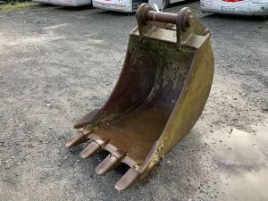 UNRESERVED 3FT Digging Bucket (80mm Pins)