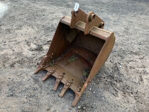 UNRESERVED 2.5FT Digging Bucket (60mm Pins)