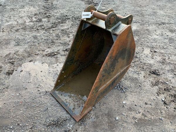 UNRESERVED 1.5FT Digging Bucket (50mm Pins)