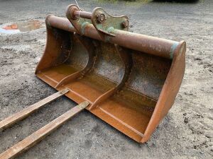 UNRESERVED 7FT Grading Bucket (70mm Pins)