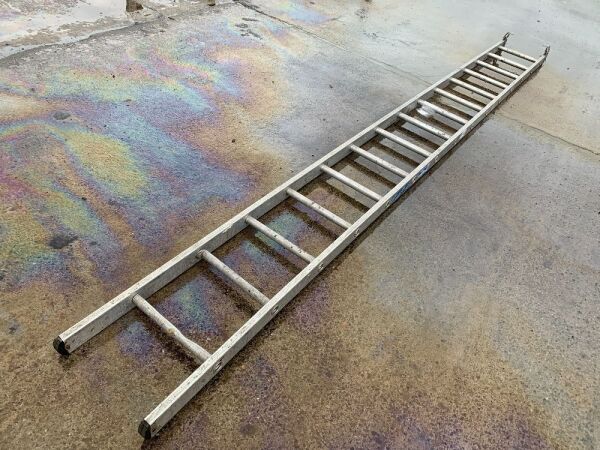 UNRESERVED 14FT Aluminium Ladder