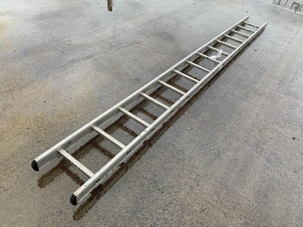 UNRESERVED 13FT Aluminium Ladder