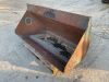 Side Tip Bucket c/w Skidsteer Adaptor Plate