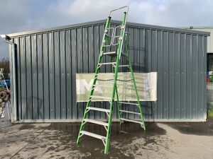 UNRESERVED Little Giant 8 Step 3.8M Podium Ladder