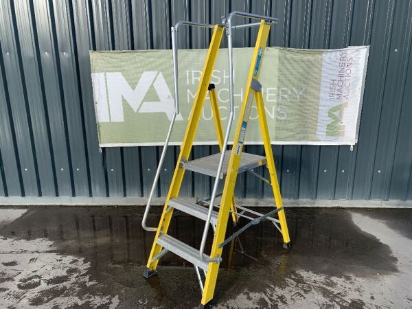 UNRESERVED Clow 3 Step 0.85M Podium Ladder