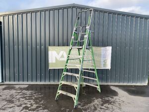 UNRESERVED Little Giant 6 Step 3.2M Podium Ladder