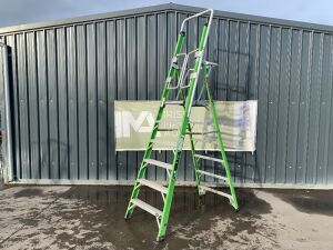 UNRESERVED Little Giant 6 Step 3.2M Podium Ladder