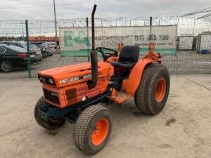 Kubota B8200 4WD Compact Tractor