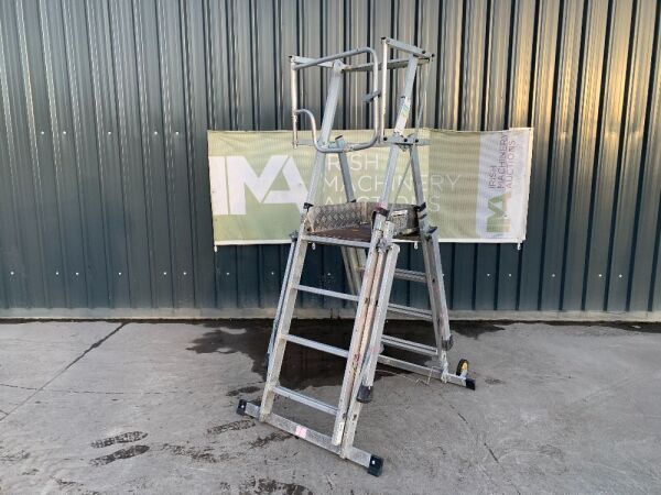 Youngman Extendable Folding Podium Ladder