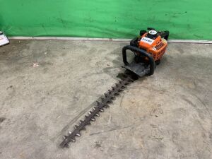 2013 Robin Hedge Trimmer