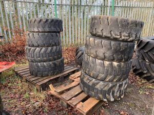 UNRESERVED 8 x Wide Wall Tyres