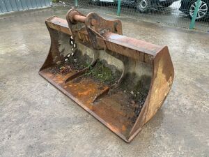 UNRESERVED Tighe 6FT Grading Bucket (65mm)