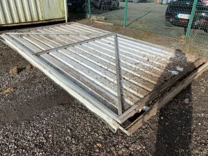 UNRESERVED 6M x 4.4M Steel & Galvanised Door - 3 Sections - Access Door In Middle