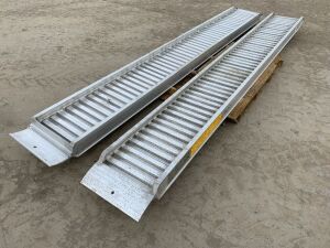 UNUSED 5T Loading Ramps