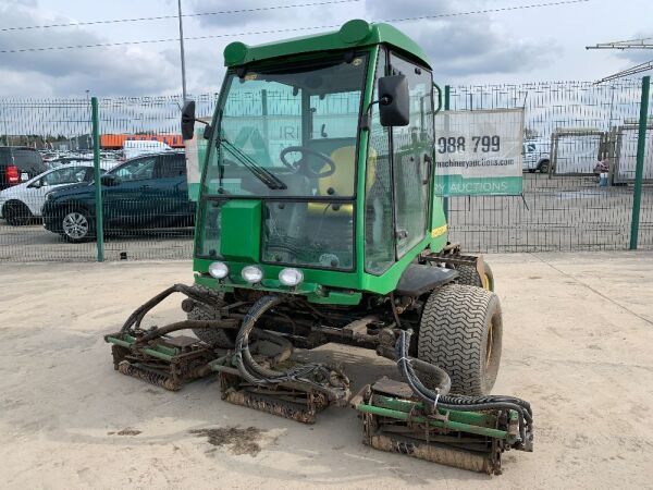 UNRESERVED 2009 John Deere 8700 Precision Cut 5 Gang Enclosed Mower