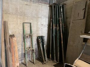 Unreserved Quantity of Acrow Props and One Aluminium Scaffold Board. (Located Off-site in Wicklow)