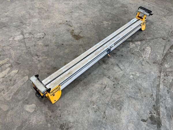 UNRESERVED Dewalt Sliding Saw Table