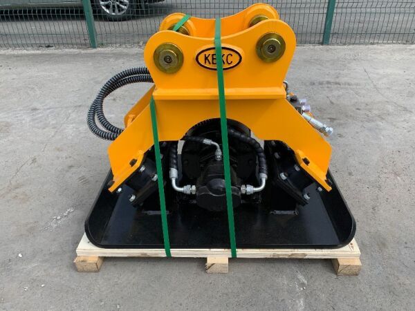 UNUSED KBKC-04 Hydraulic Excavator Compactor Plate To Suit 4T-10T (45mm Pins)