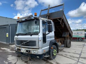 UNRESERVED 2004 Volvo FL180 4X2 Tipper