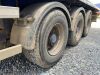 UNRESERVED 2005 Dennison Tri Axle Flat Bed Trailer - 10