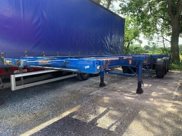 UNRESERVED 2005 SDC Tri Axle SKelly Trailer