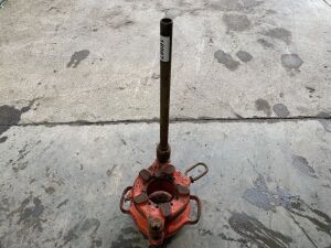 UNRESERVED Pipe Threader