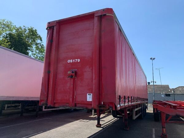 UNRESERVED 2004 SDC Tri Axle Curtainsider