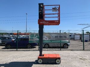 UNRESERVED 2014 Skyjack SJ16 Electric Vertical Mast Lift