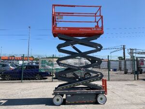 UNRESERVED 2013 Skyjack SJ-III 3226 Electric Scissors Lift