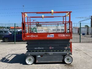 UNRESERVED 2014 Skyjack SJ-III 4632 Electric Scissors Lift