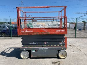 UNRESERVED 2014 Skyjack SJ-III 4632 Electric Scissors Lift