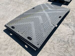 UNRESERVED 3 x Plastic Track Mats