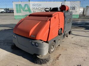 UNRESERVED 2012 Hako Hakomatic 1800 Gas Ride on Scrubber Dryer