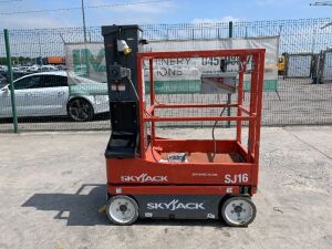 UNRESERVED 2017 Skyjack SJ16 Electric Vertical Mast Lift