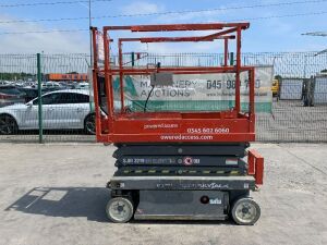 UNRESERVED 2013 Skyjack SJIII-3219 Electric Scissors Lift